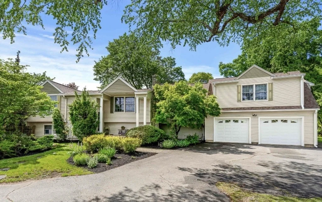 Photo of 81 Lowell Blvd
