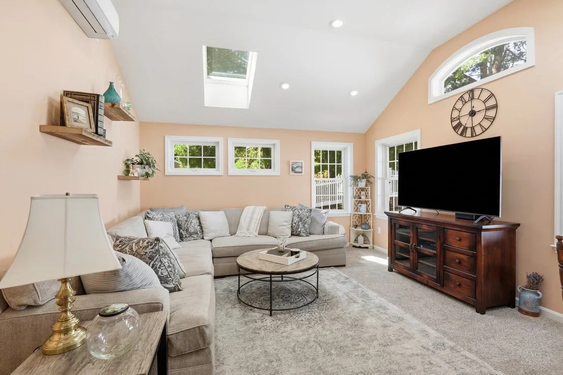 Photo of 33 Westwind Rd.