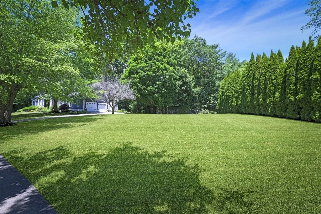 Photo of 12 Tarbox Ln
