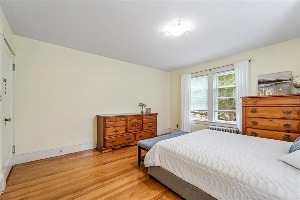 Photo of 44 Gillette Ave