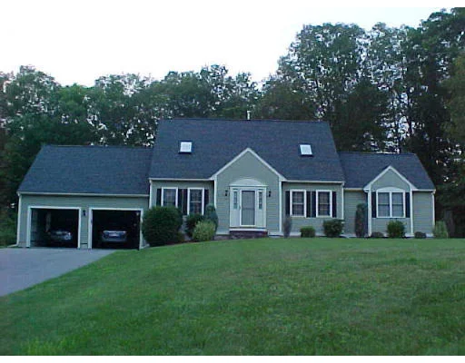 Photo of 25 Tanglewood Dr