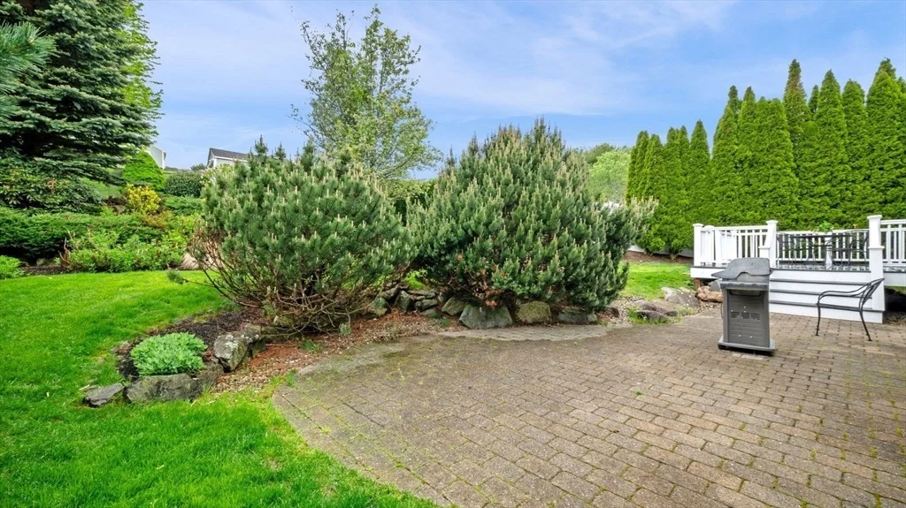 Photo of 1 Bridle Path Rd