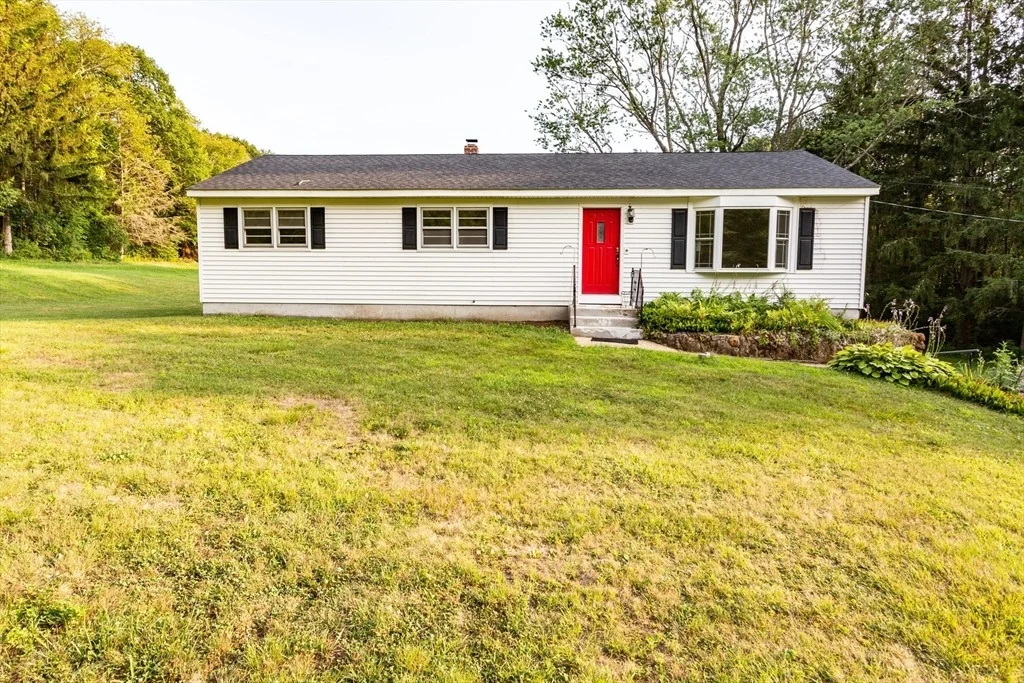 Photo of 1102 East Rd