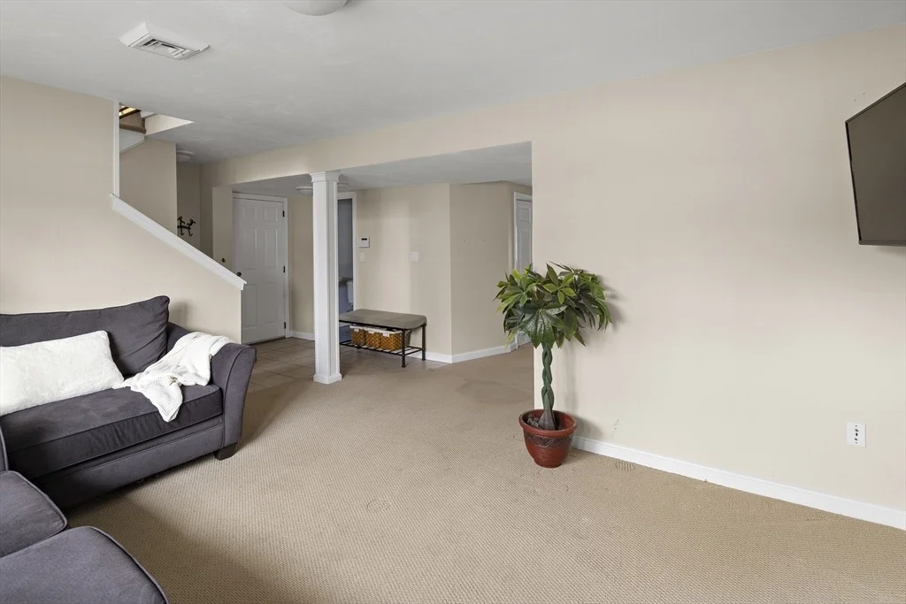 Photo of 40 Brewster Dr