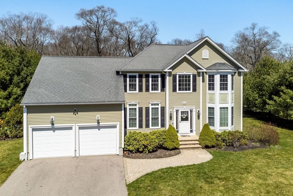 Photo of 368 Cottrell Rd