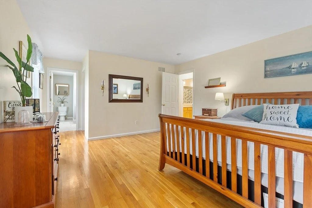 Photo of 6 Winterberry Ln