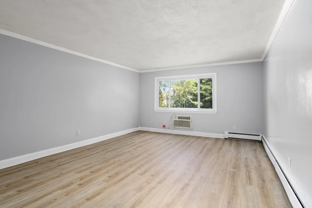 Photo of Unit 405 at 80 Walnut Street