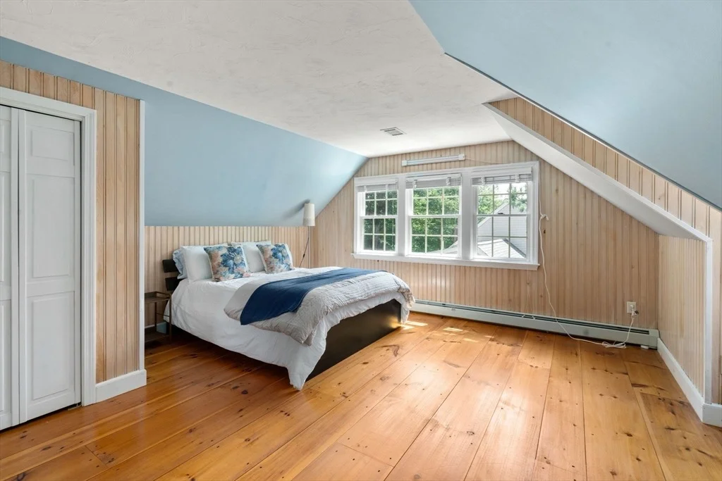 Photo of 35 Whitney Avenue