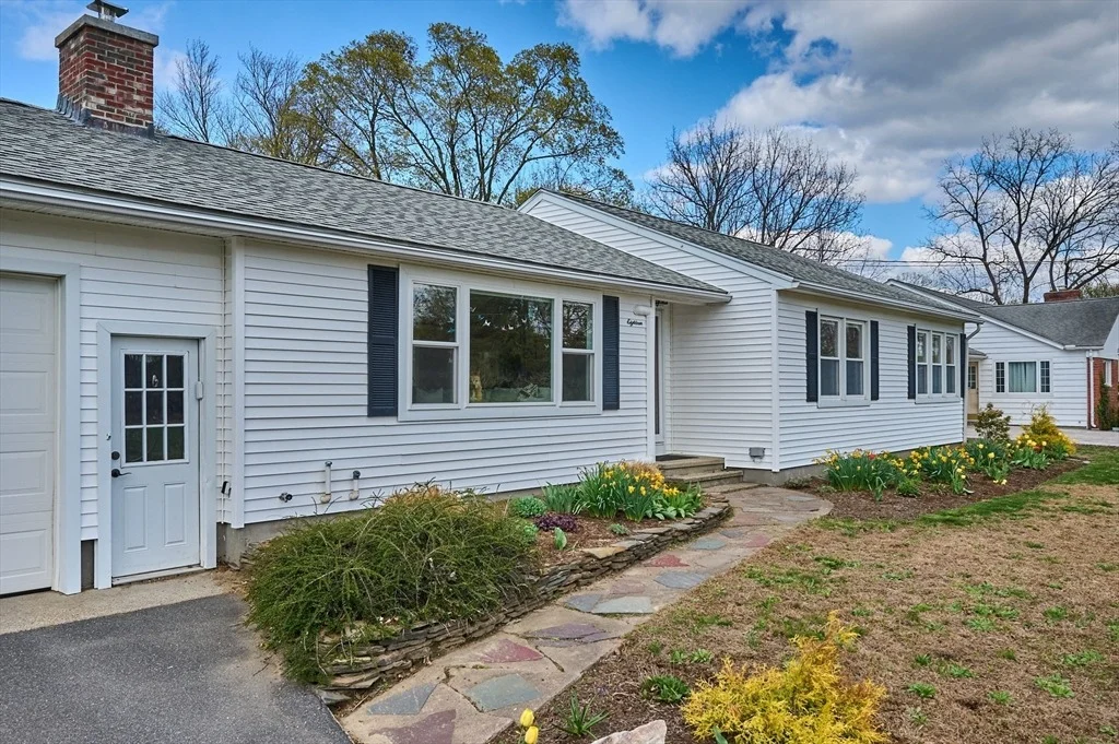 Photo of 18 Maple Ave