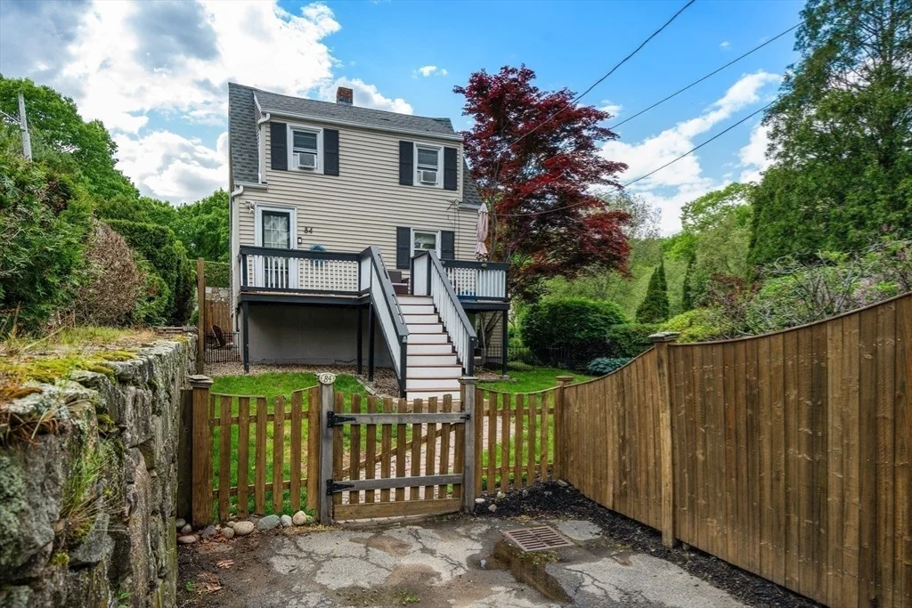 Photo of 84 Windsor Ave