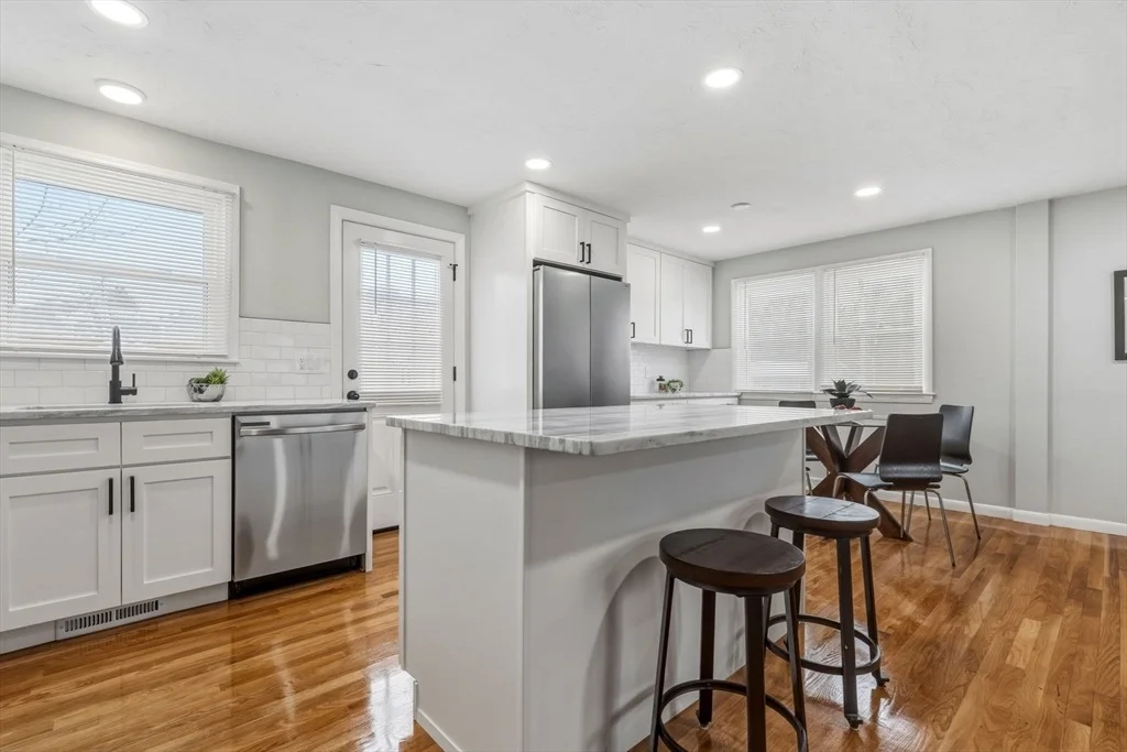 Photo of 48 Cook Ln