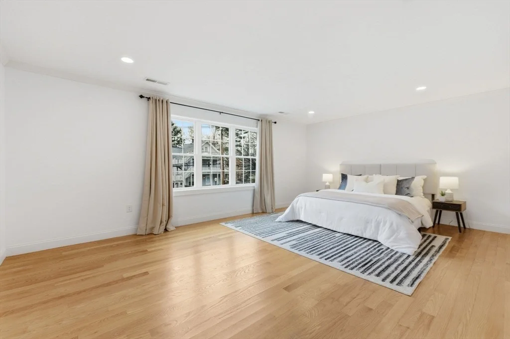 Photo of 129 Dennison Ave