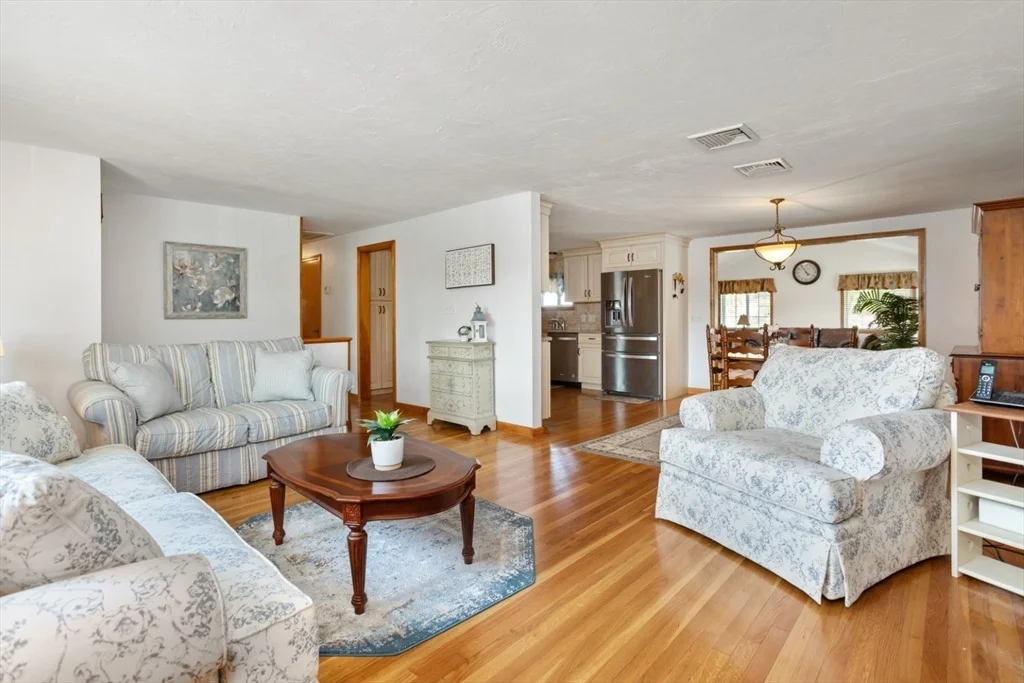 Photo of 44 Blueridge Ave