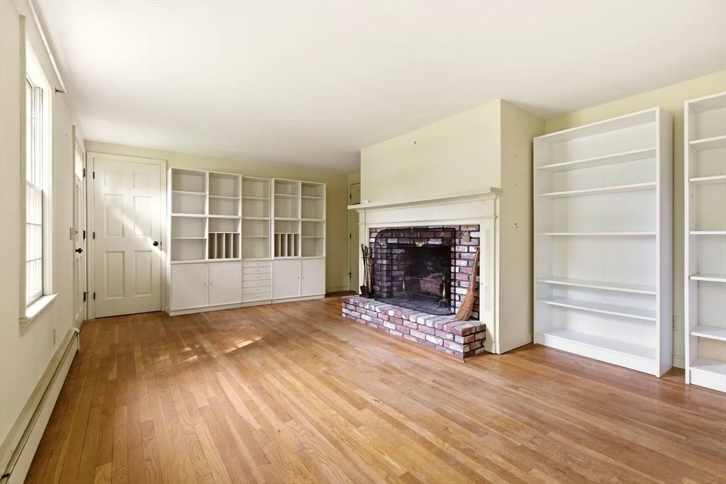 Photo of 93 Robbins Circle