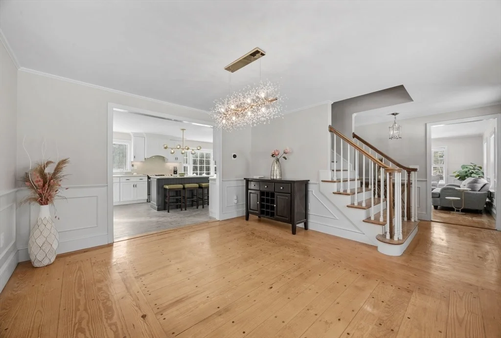 Photo of 935 King St