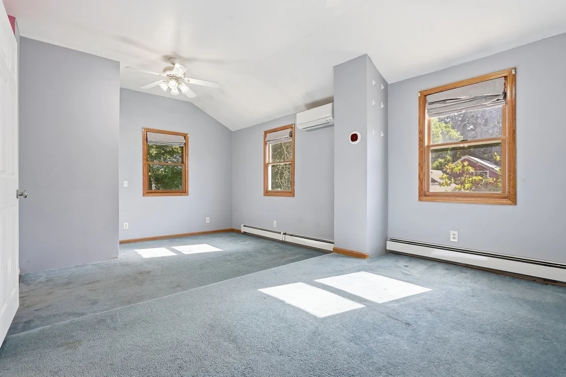 Photo of 141 Long Pond Dr