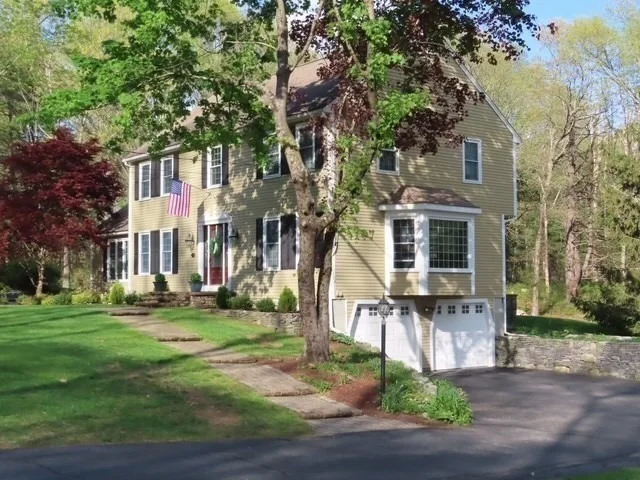 Photo of 7 Bogastow Circle