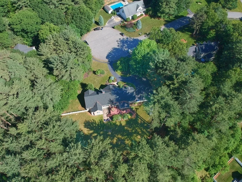Photo of 33 Smallwood Cir
