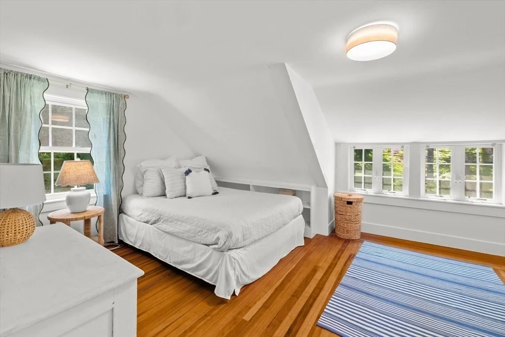 Photo of 100 Clapp Road