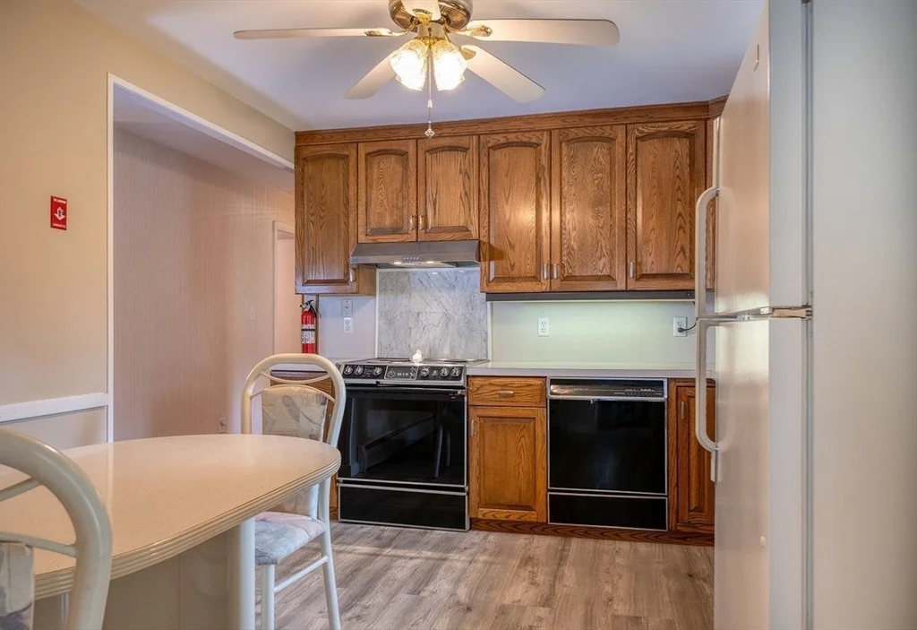 Photo of 17 Leslie Rd