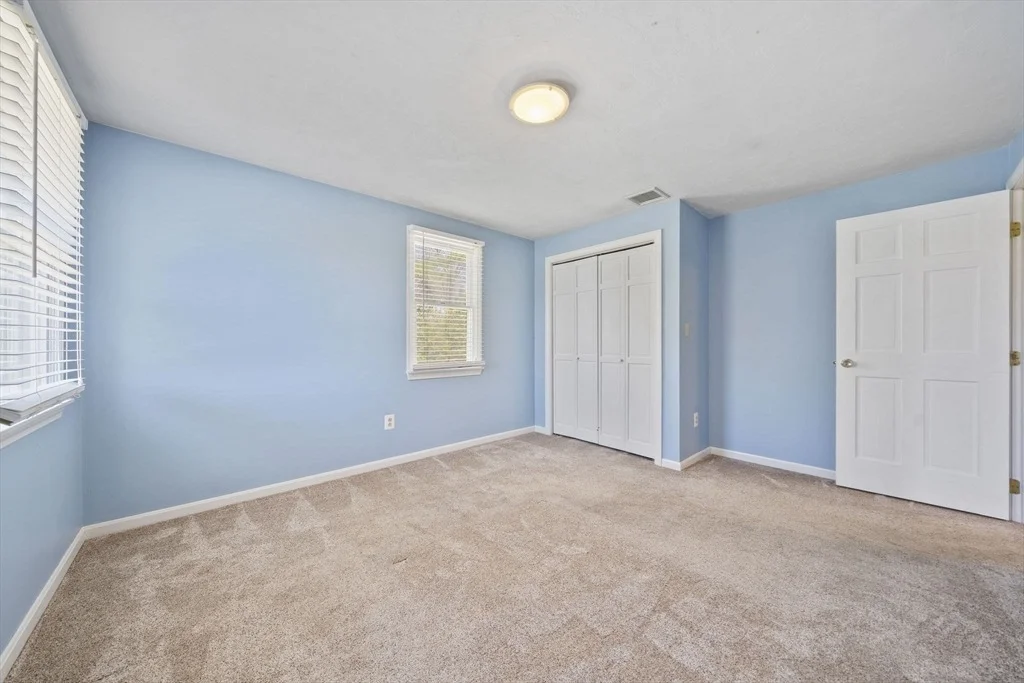 Photo of 75 Erica Dr