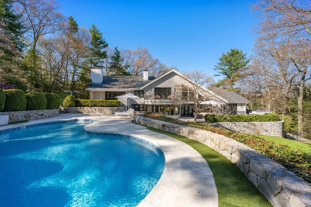 Photo of 44 Meadowbrook Road