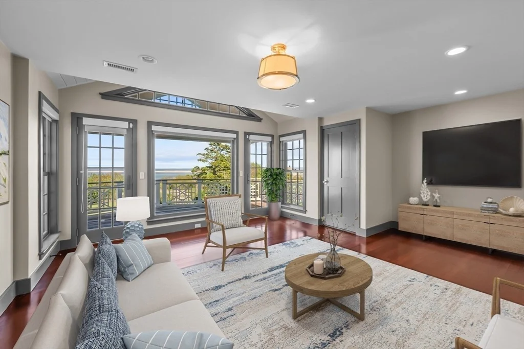 Photo of 108 Shore Road