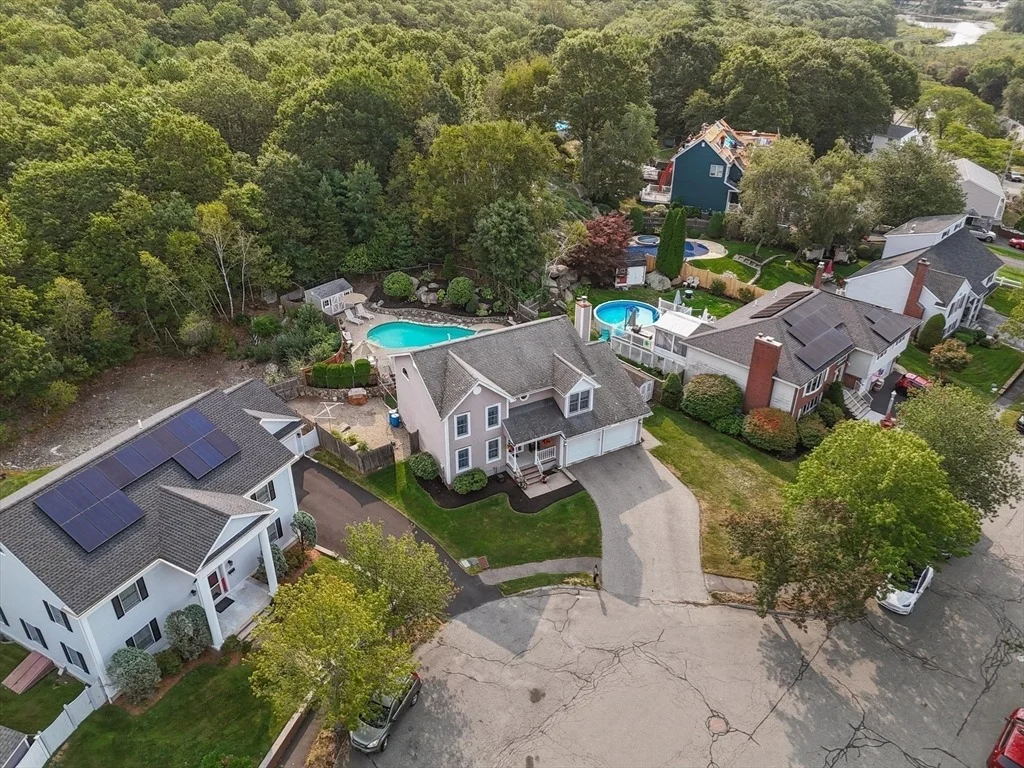 Photo of 325 Den Quarry Road