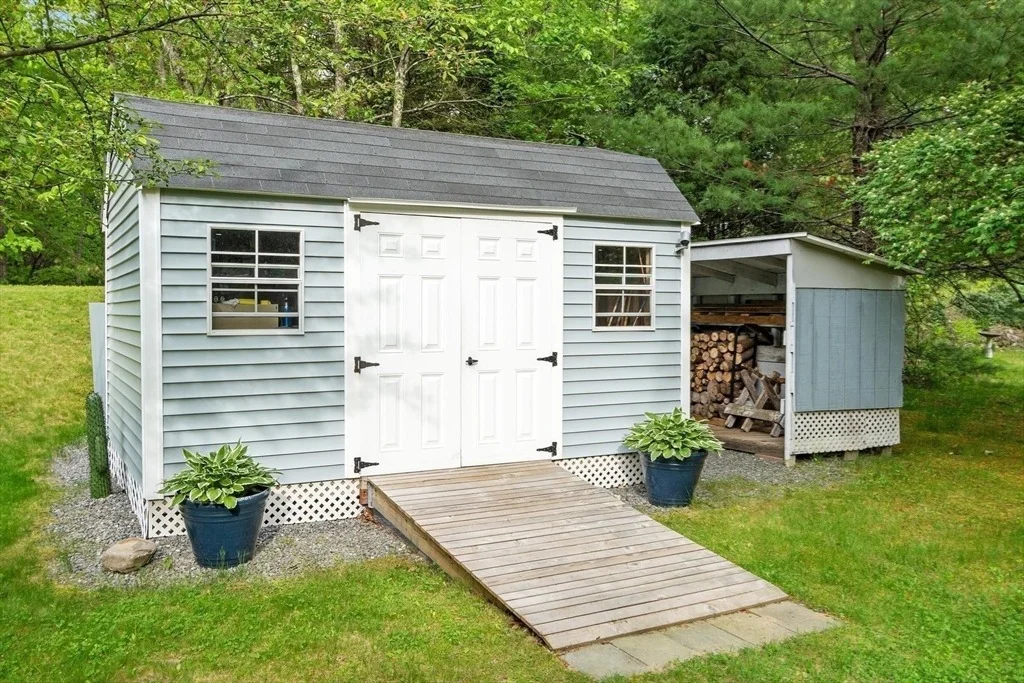 Photo of 6 Baywoods Dr