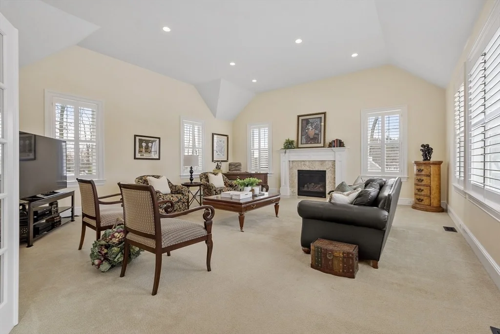 Photo of 64 Old Stone Cir