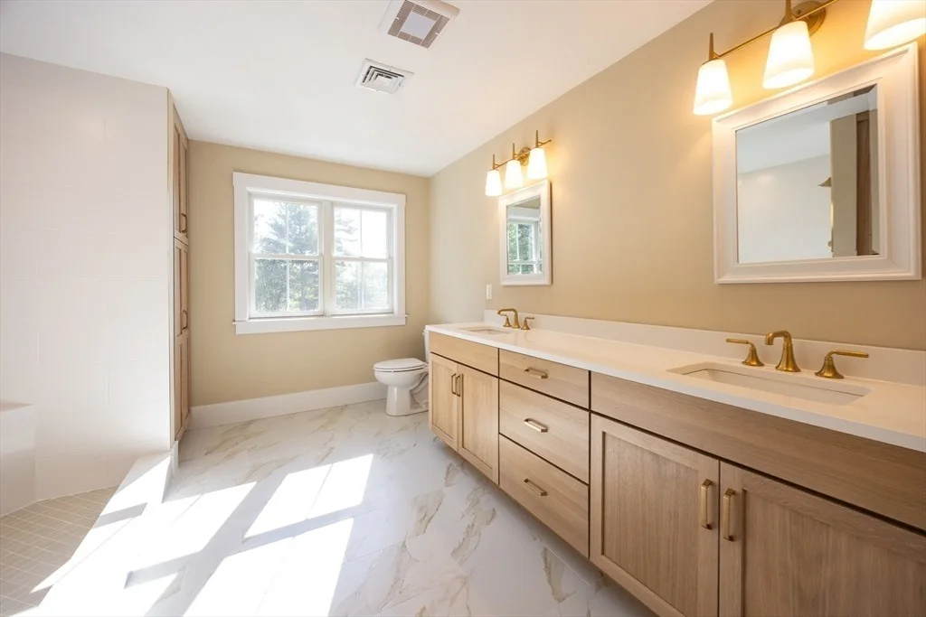 Photo of Unit UNIT28 at 47 Thomas Mann Circle