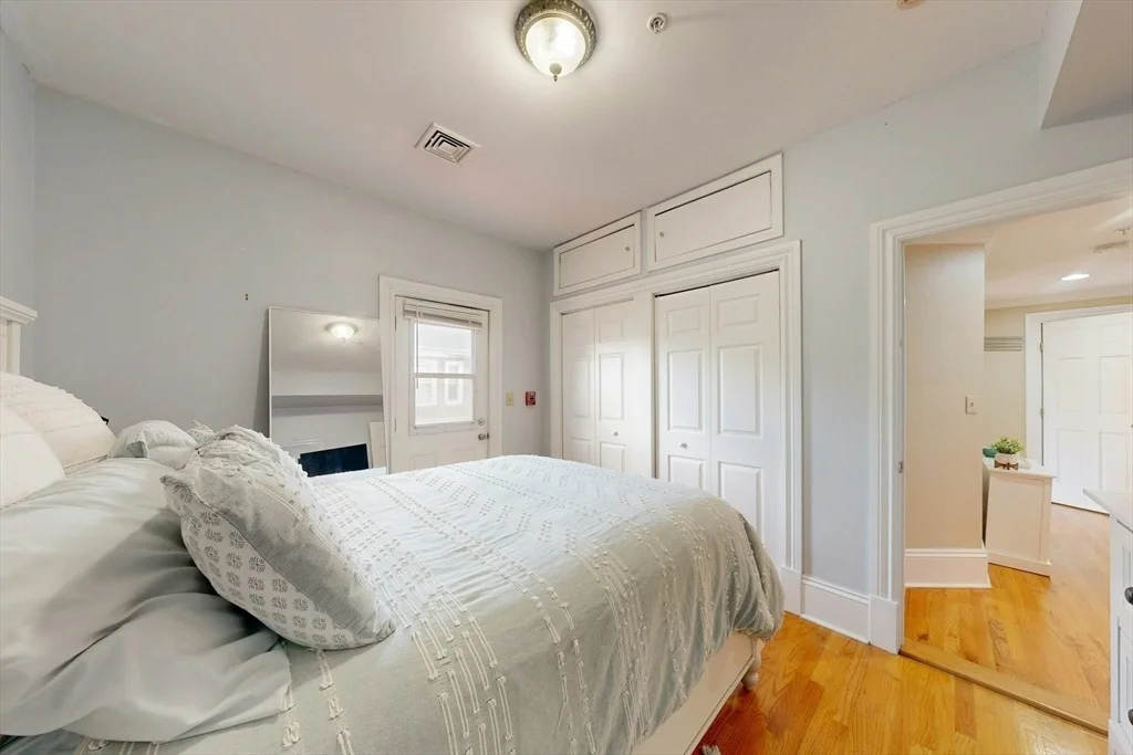 Photo of Unit A2 at 561 Broadway
