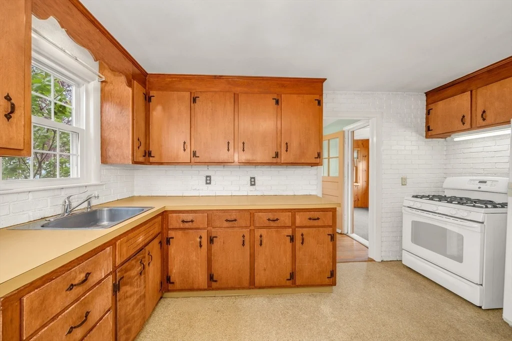 Photo of 100 Assumption Avenue