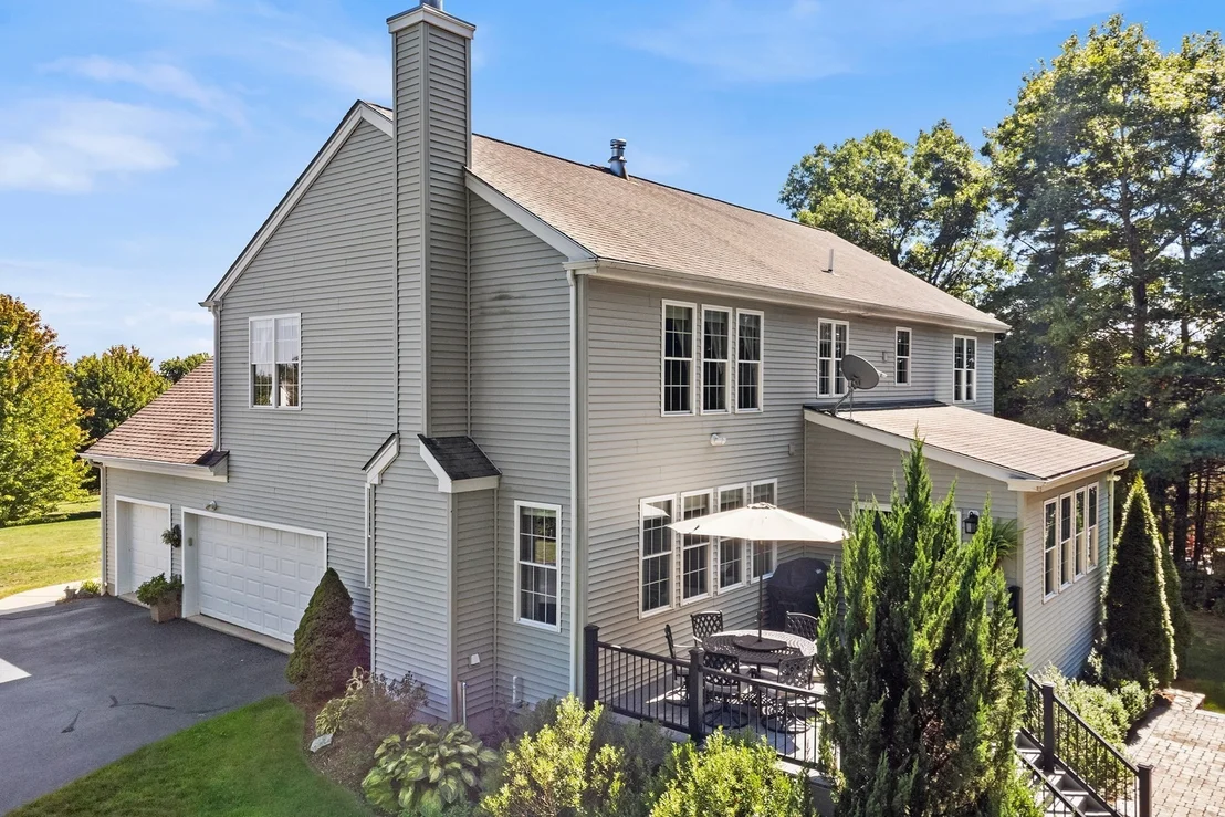 Photo of 32 Howarth Dr