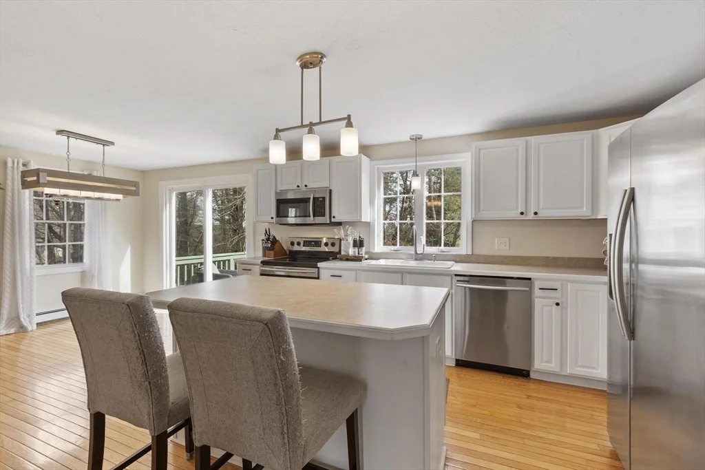 Photo of 19 Fieldstone Dr