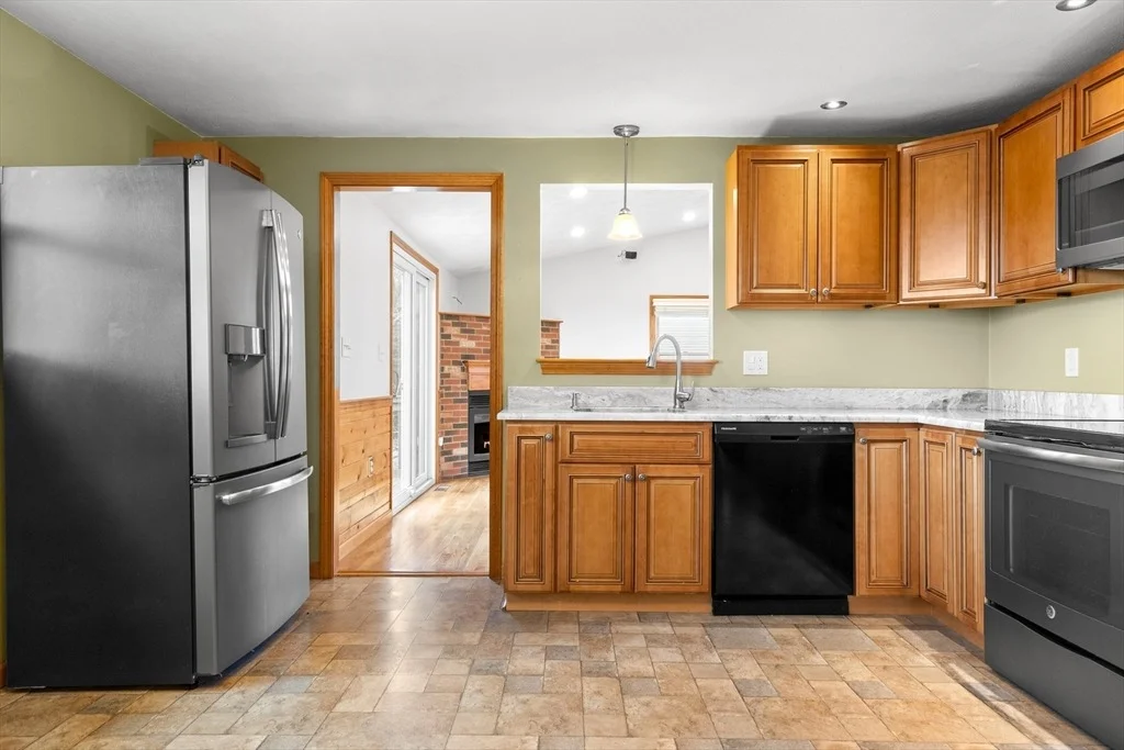 Photo of 44 Sylvanus Wood Ln