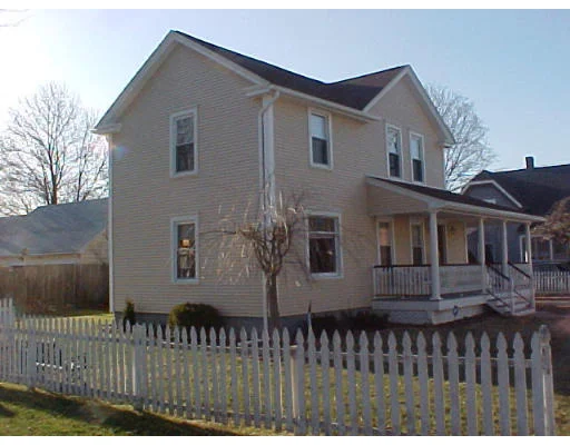 Photo of 2034 Pleasant St