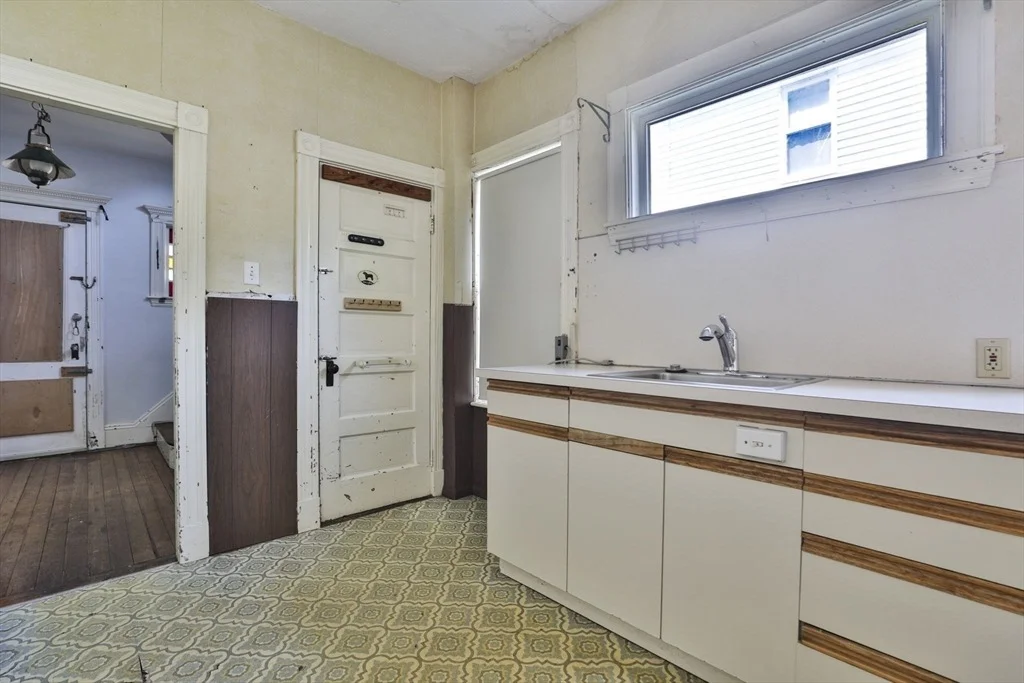 Photo of 82 Dyer Ave