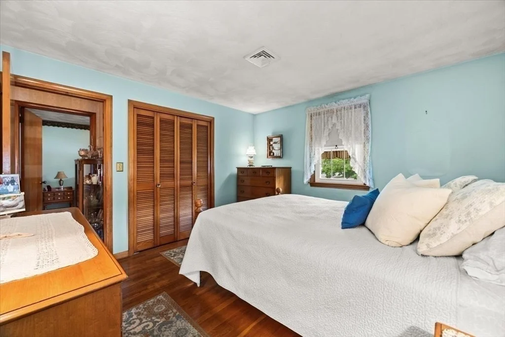 Photo of 32 Colonial Drive
