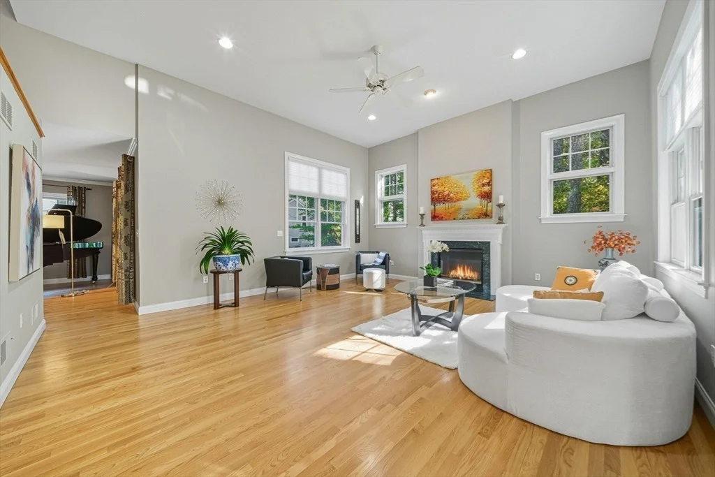 Photo of 6 Bittersweet Ln