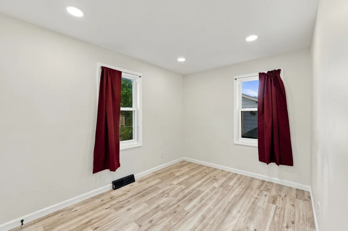 Photo of 196 Clarendon Ave