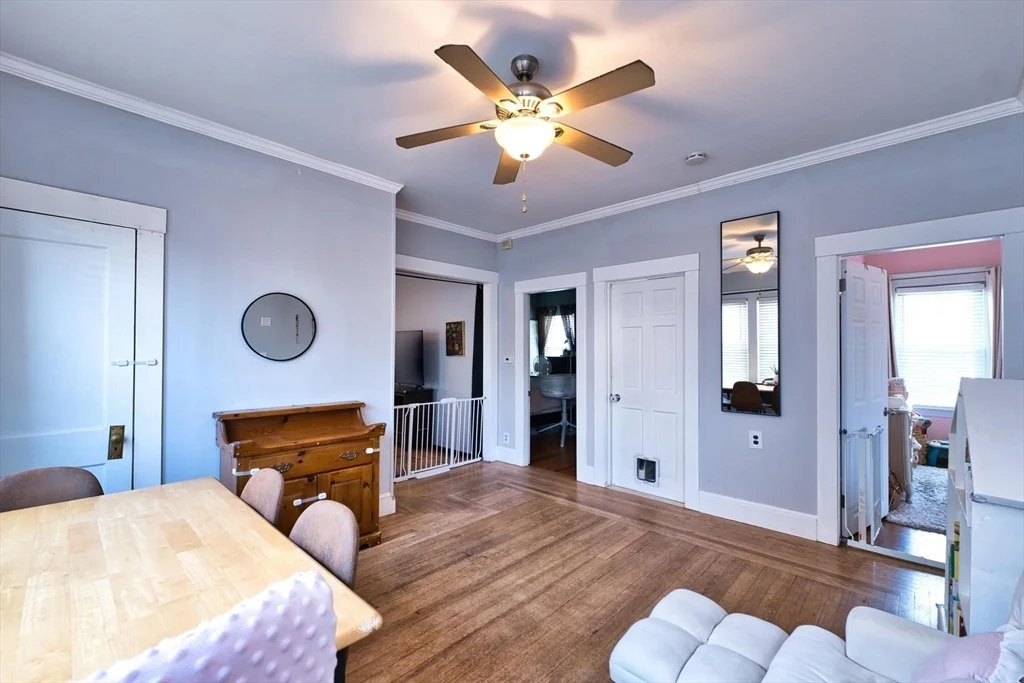 Photo of 627 King St