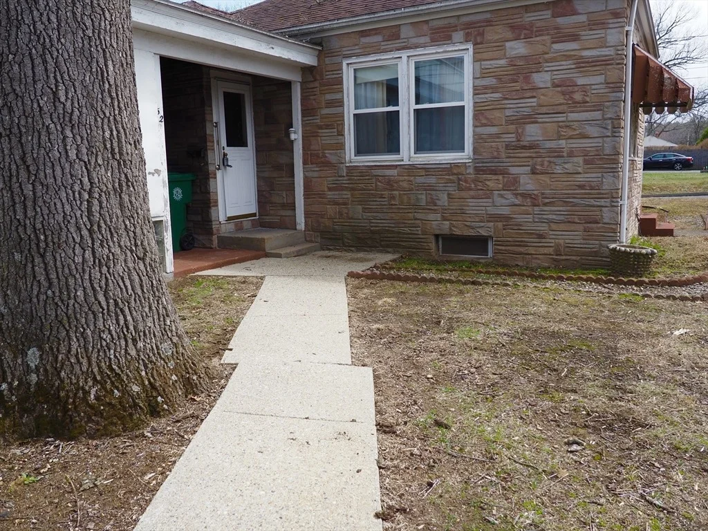 Photo of 52 Marguerite St.