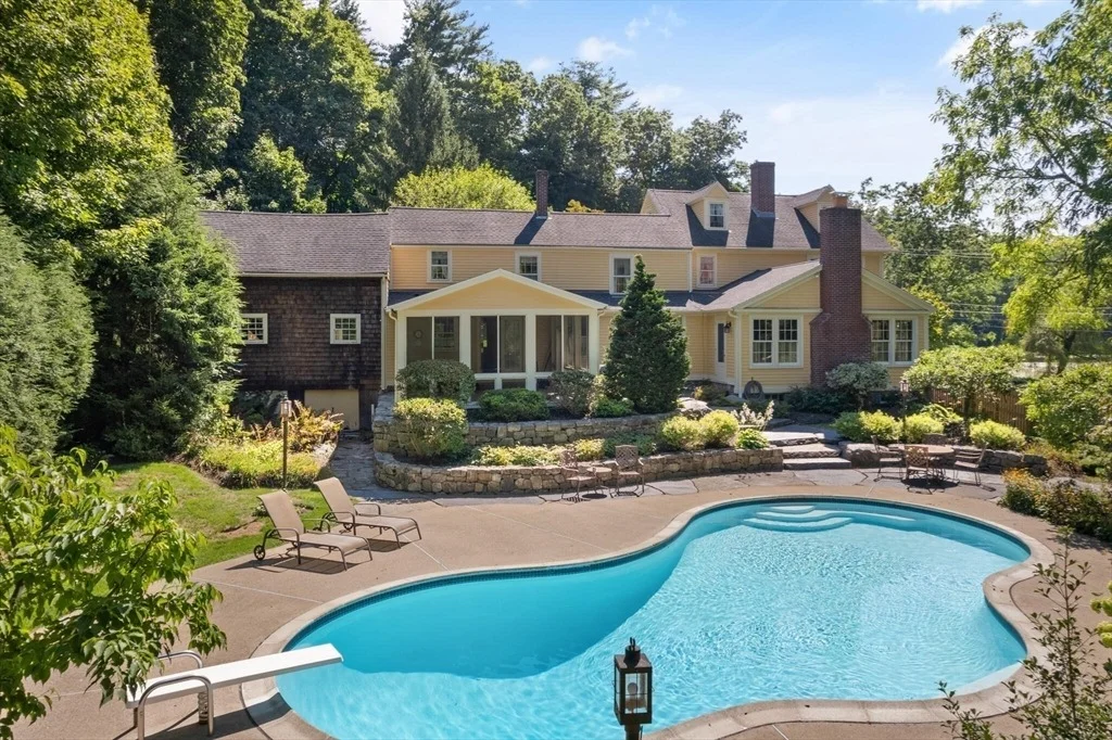 Photo of 520 Dutton Rd