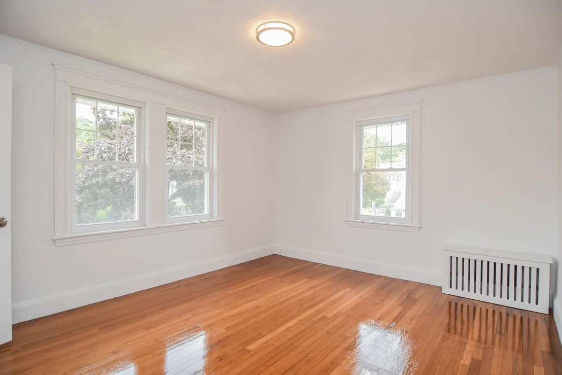 Photo of 19 Stoneleigh Rd