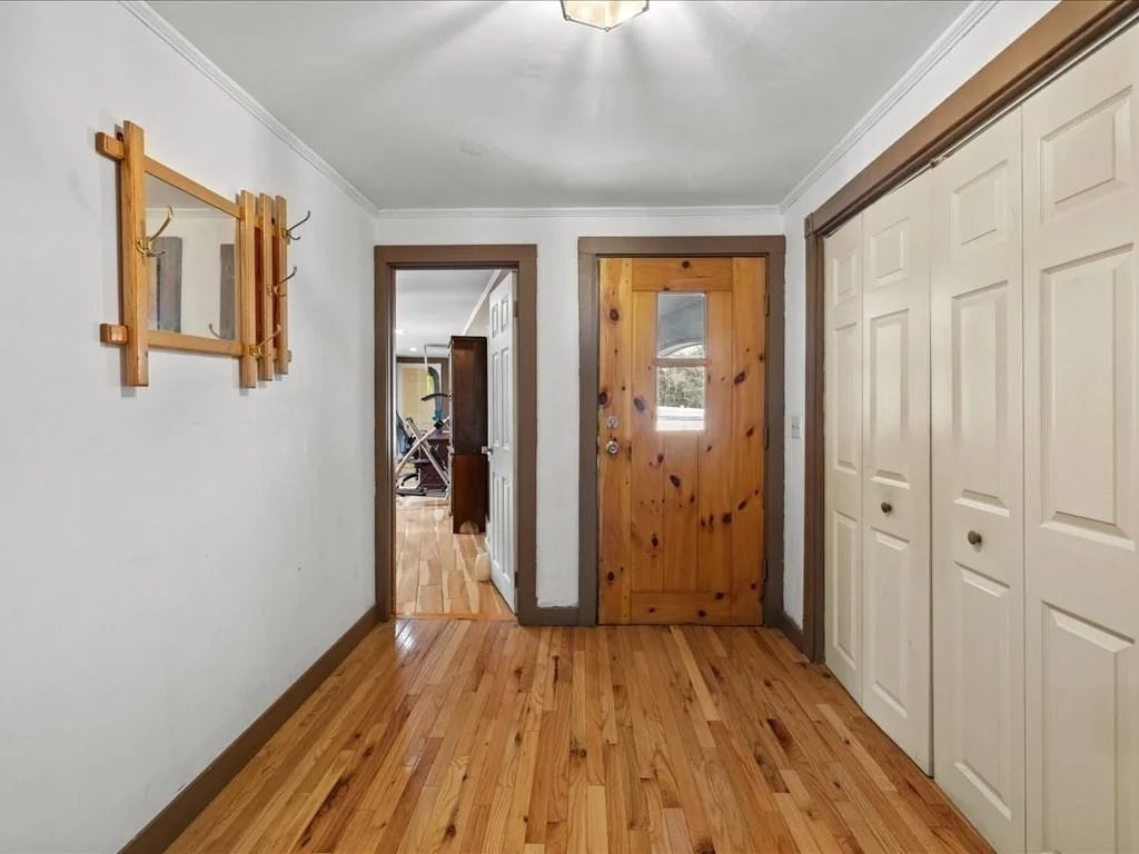 Photo of 555 Webster St.