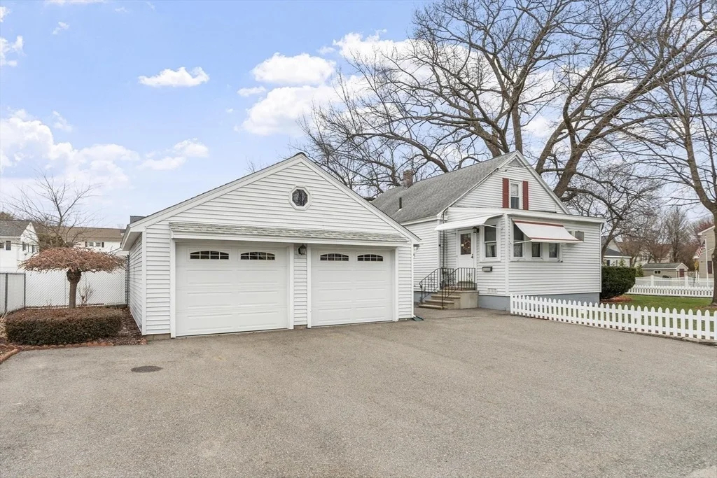 Photo of 210 7th Avenue