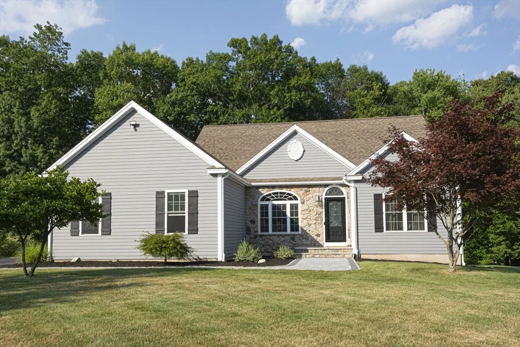 Photo of 258 Nicholas Dr