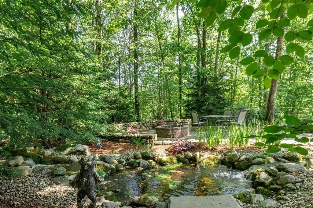 Photo of 22 Rhodes Dr