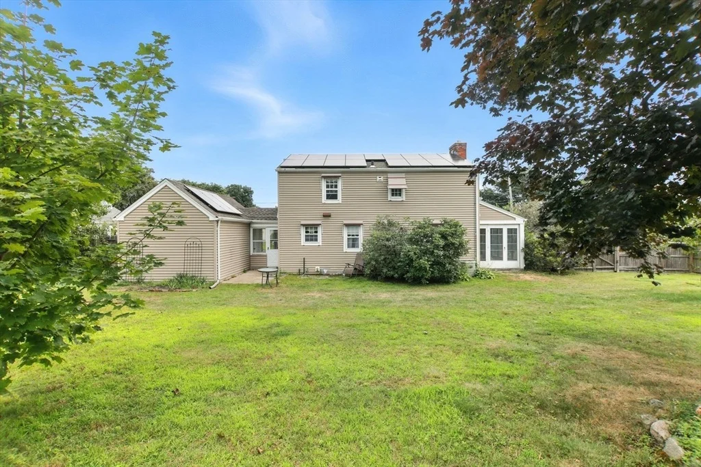 Photo of 384 Abbott St